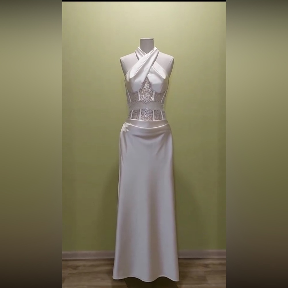 Elegant White Maxi Dress
